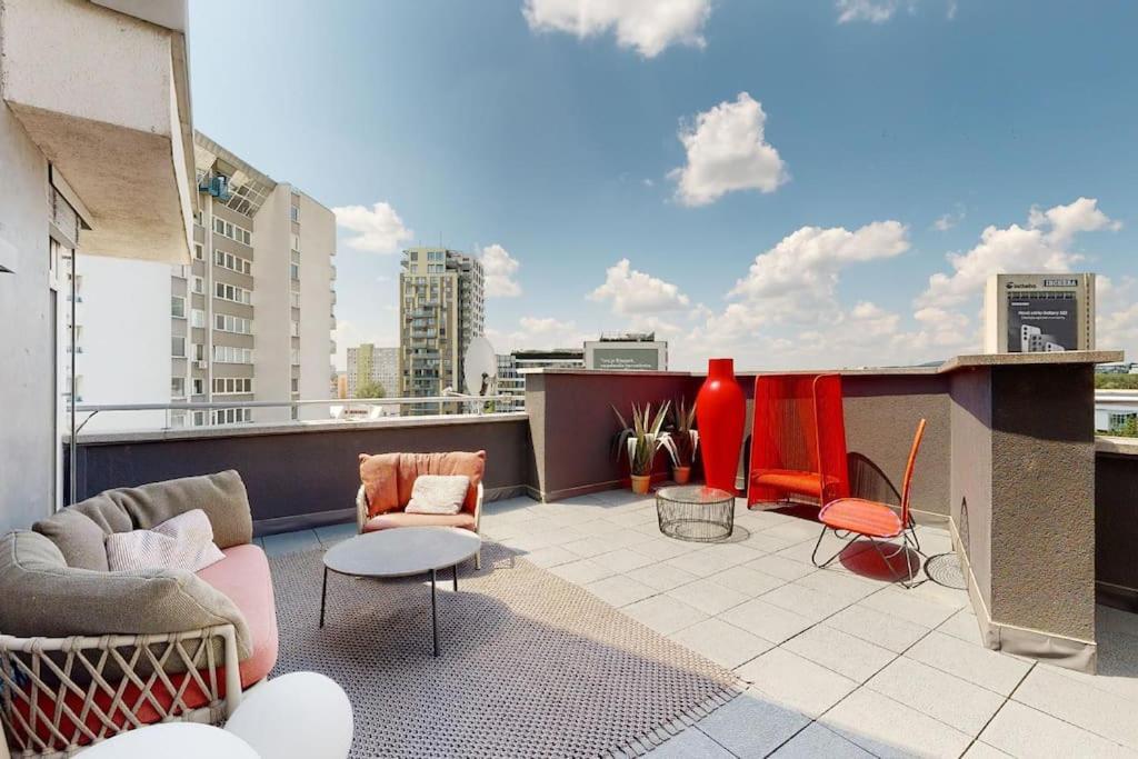 Appartamento Stylovy Loft S Ohromnou Terasou Bratislava Esterno foto